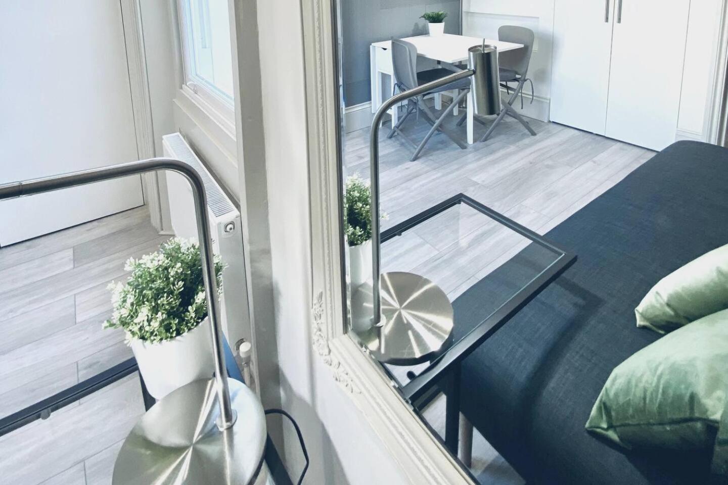 Apt 03 Beachside Beauty Central Studio Steps From Cafes Hove Exterior foto